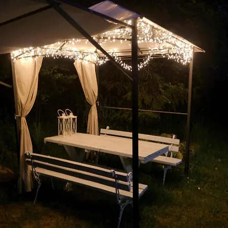 In The Countryside, With Pool, Garden بيت للعطل